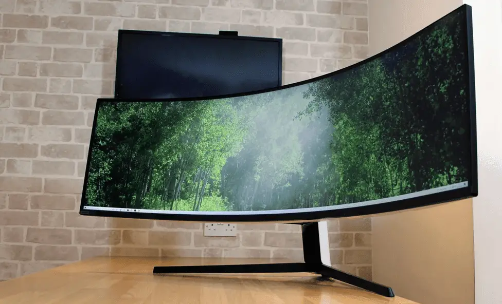 expensive samsung curved monitor looks like